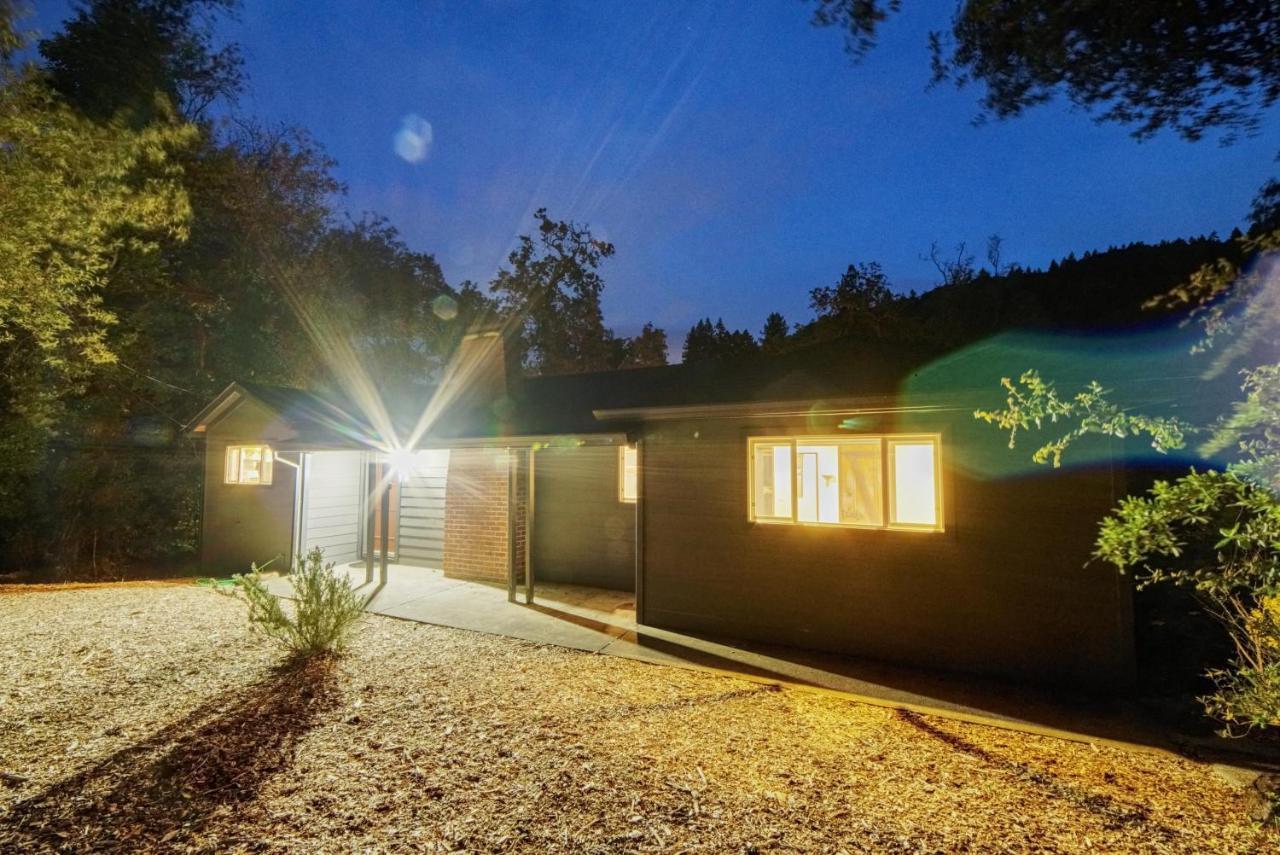 Rivers Breeze Relaxing Riverside Cabin With Private Suite Kayaks Healdsburg Eksteriør billede