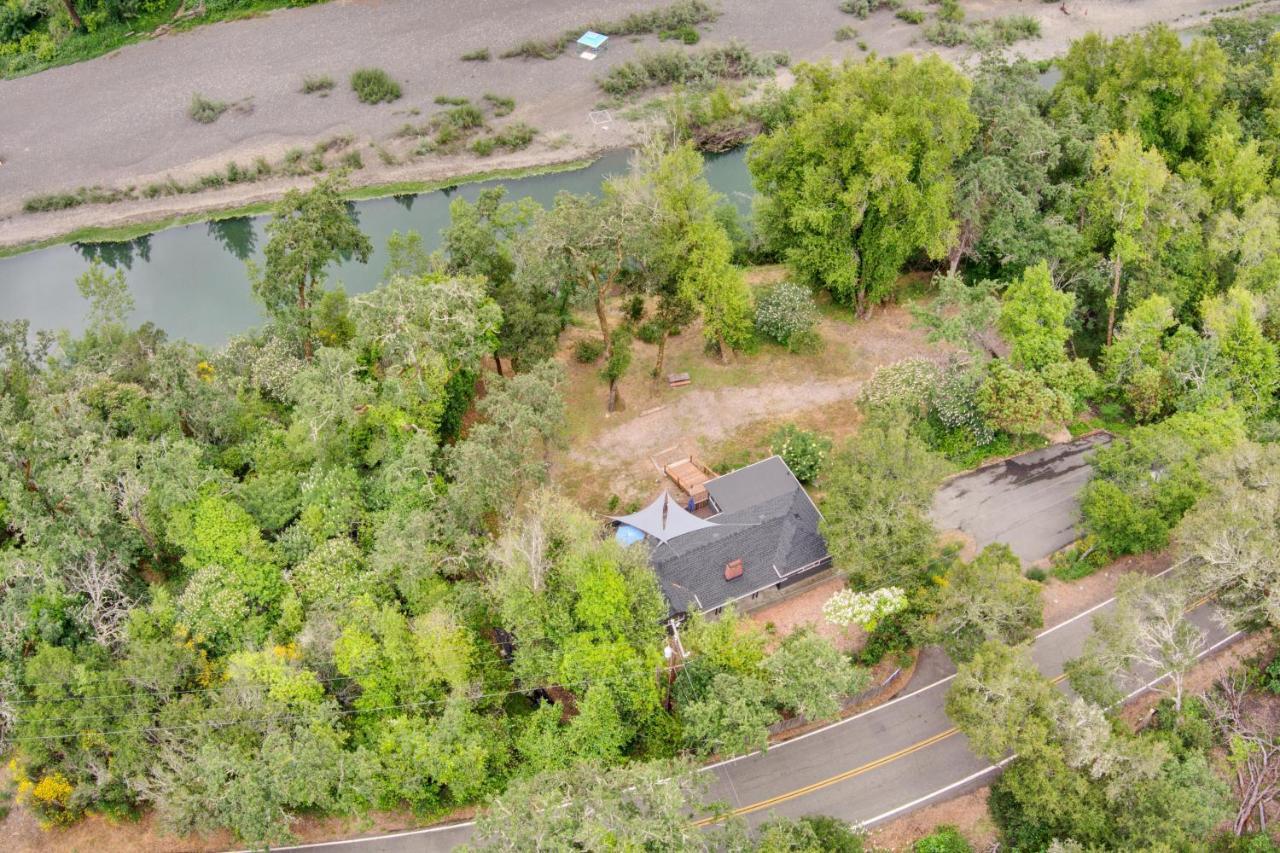 Rivers Breeze Relaxing Riverside Cabin With Private Suite Kayaks Healdsburg Eksteriør billede